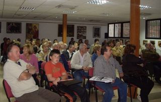 Numerosa concurrencia a la charla