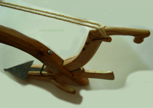 Arado sin vertedera, miniatura realizada por miniaturista de Segovia