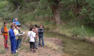 Parte del grupo que acompañó a los voluntarios de ANSAR a reconocer el estado de las aguas, fauna y flora.
