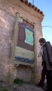 El panel que recibe a los visiantes de este pueblo