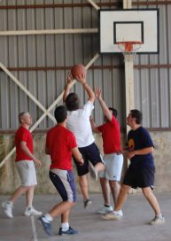 Emocionante torneo de baloncesto 3x3