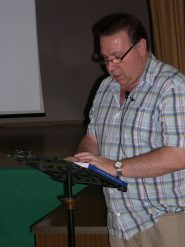 José Mª Lomba, vicepresidente del CEMO,durante la presentacion (foto FJLA)