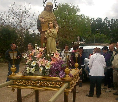 El paso con la patrona de Blesa