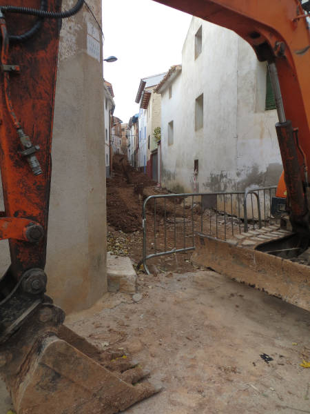 Obras de tuberías de agua en Blesa