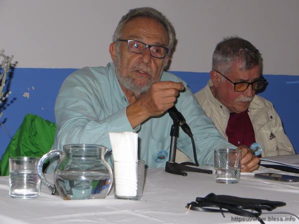Huesa del Común(Teruel) el 2 de septiembre de 2023. Conferencia, nueva cultura del agua. Pedro Arrojo. Mariano Mérida. Asociación Río Aguasvivas limpio. Contaminación Nitratos.
