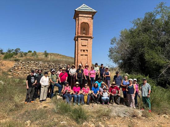 Río Aguasvivas en Huesa del Común. Asociación Río Aguasvivas Limpio. Paseo el 28 de junio de 2025. Peirón de San Miguel, el mayor de Aragón. 