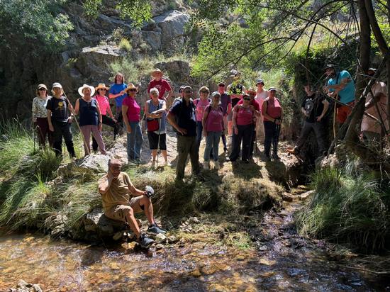 Río Aguasvivas en Huesa del Común. Asociación Río Aguasvivas Limpio. Paseo el 28 de junio de 2025. El manantial de la fuente de la Raja. 