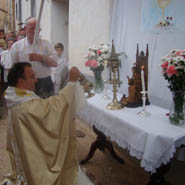 Corpus Christi en Blesa (Teruel). Altar en la calle