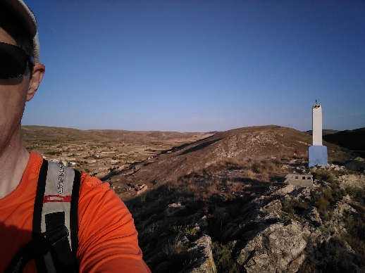 Paseando por los alrededore de Blesa con el reto de los cinco cabezos