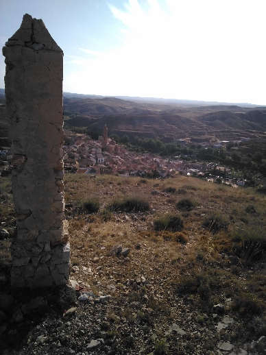 Paseando por los alrededore de Blesa con el reto de los cinco cabezos