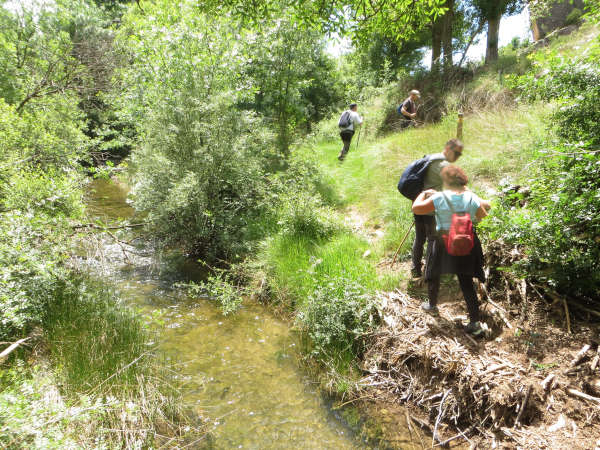 Fiesta en el río Aguasvivas en Huesa (Teruel) el 25 de junio de 2022