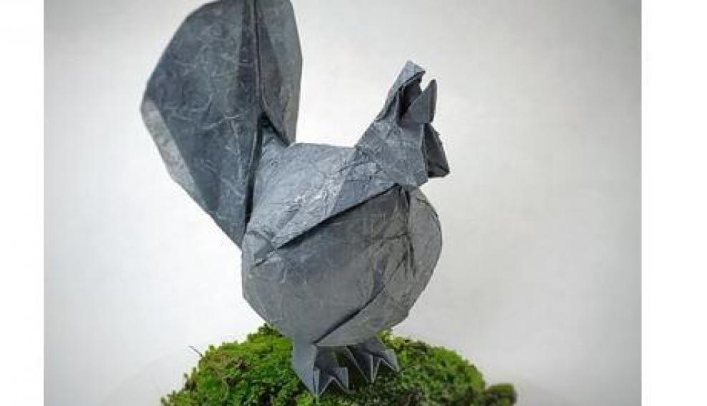 Una de las obras de origami creadas por Jesús Artigas Villanueva, el urogallo