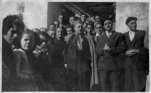 Visita del obispo a Blesa.