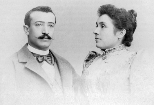 Fotografía de General Fornies Y Dolores Calvo (sobre 1894). Foto de Ernesto Conesa