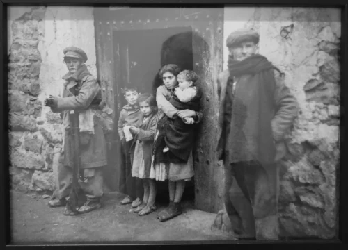 Exposición de fotografía histórica en La Lonja de Zaragoza. Los Alfonso.