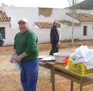 Juan y otros voluntarios estuvieron al cargo de la hoguera