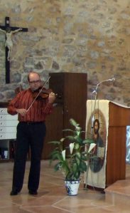 Jesús puso una guinda musical en este ya de por sí emotivo acto. Foto de Manuel Val Lerín
