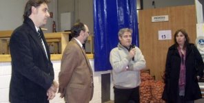 Carlos Cotaina presentando a Anadón, su pueblo