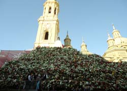 Ofrenda de flores a María en Zaragoza. Grupo EL Hocino de Blesa. Foto S.Lozano