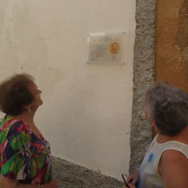 Colocación de placas en casas de personas ilustres de Blesa (Teruel)