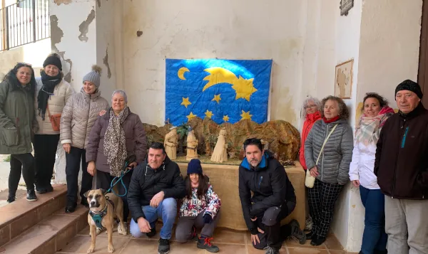 Montaje del belén en Blesa, diciembre 2024