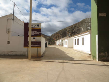 Adiós a adelfas, hierba, rosales, parra... hola cemento gris