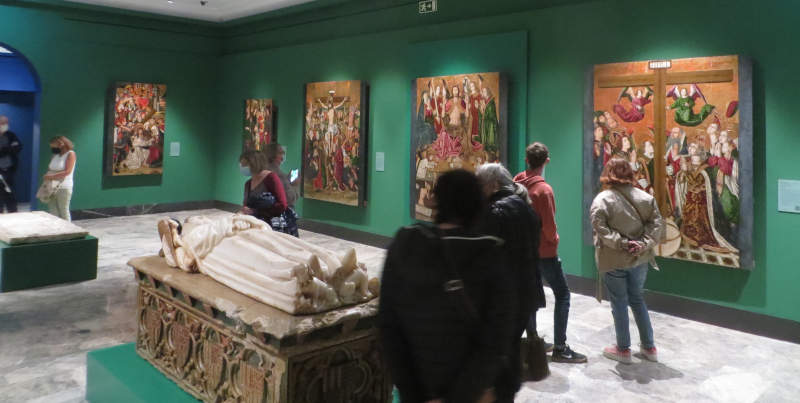 Una de las salas dedicadas al arte gótico en el Museo de Zaragoza tras la reforma de 2021.