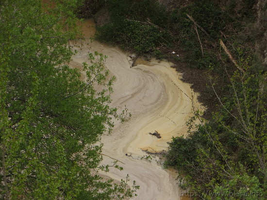 Contaminación del agua superficial en el río Aguasivas, antes de la población de Blesa