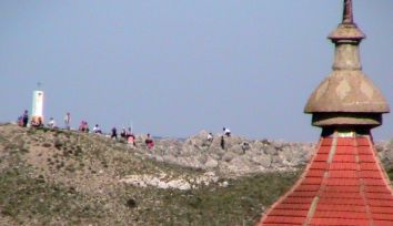 El día de San Jorge muchos blesinos subieron al pilón del santo