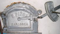 Boca del horno fabricada por "R. Piñol"