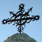 Detalle de la cruz del pilón de San Jorge