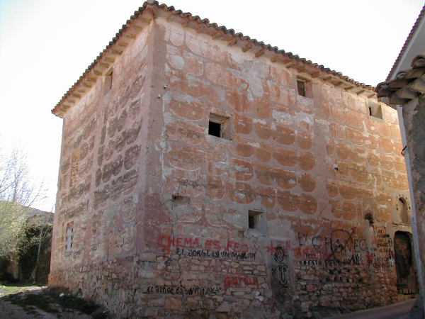 Antiguo cuartel de la guardia civil en Blesa (Teruel)