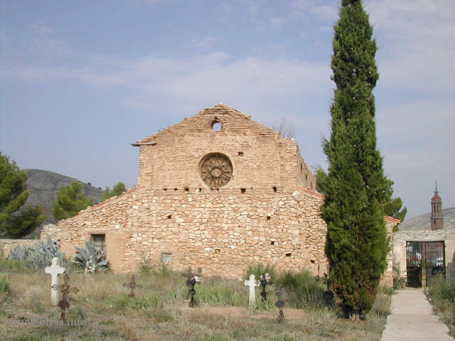 Ruinas de la ermita del Pilar en Blesa, quemada durante la guerra civil en 1936