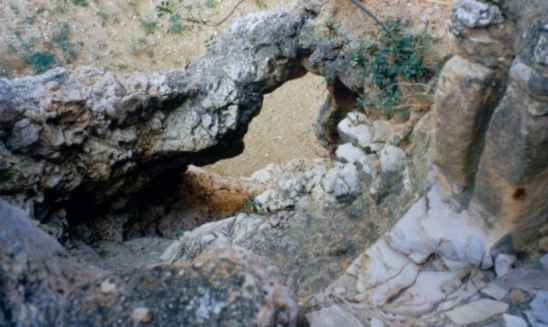 Perspectiva del aliviadero de la presa del Galindo. En primer plano las guías.  Foto FJLA