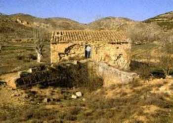 Entrada alta del molino del Vado, junto a la balsa