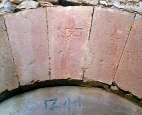 La clave del arco de la puerta