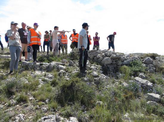 Visita a las trincheras de Rudilla (Huesa del Común, Teruel), con guía y explicaciones del GRIEGC. 26 de mayo de 2024