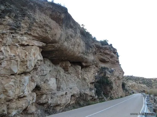 22 de marzo 2025. HidrogeoDía 2025 (Teruel). Ariño. Hábitat junto al histórico manantial de Ariño.