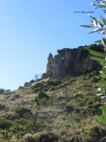 Montaña en el frontón de la tía Chula, un emplazamiento prehistórico, en Oliete (Teruel)